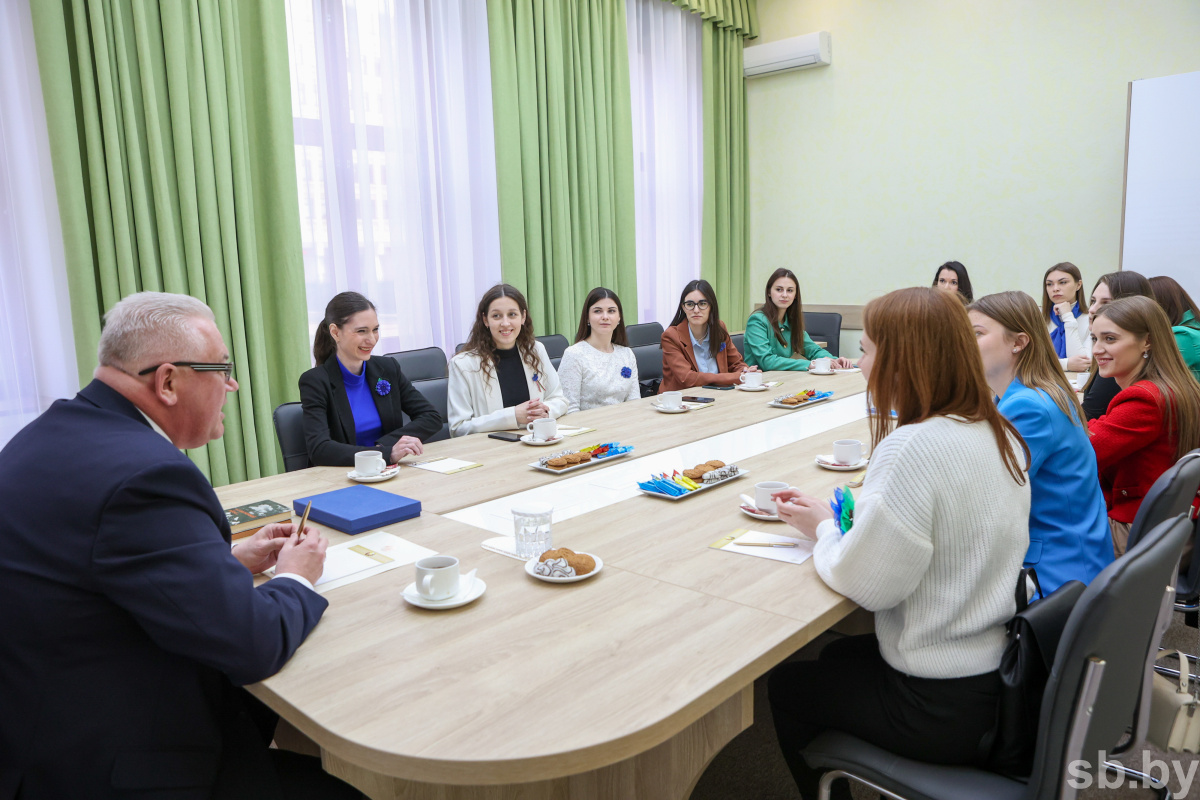 Встреча Председателя ЦИК Карпенко И.В. с лидерами молодежного крыла Белорусского союза женщин